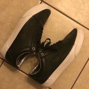 Old Skool Vans—Black/wht leather hologram lining